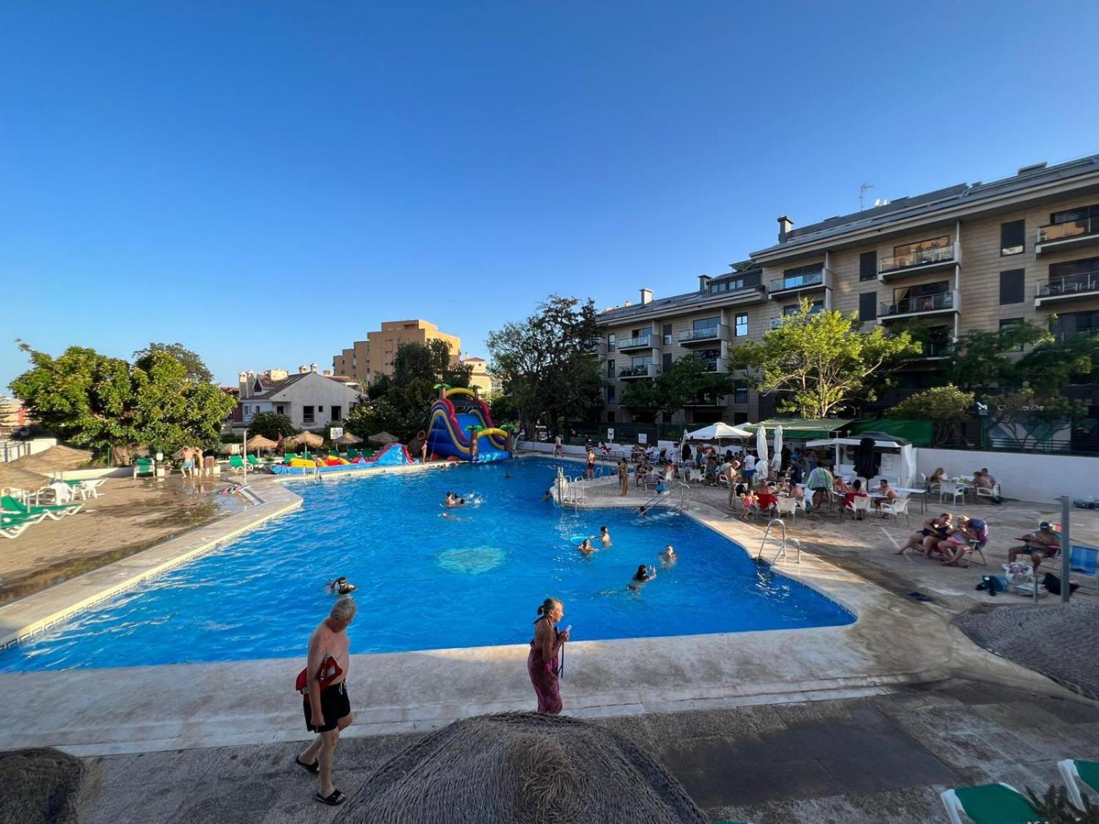 Blue Oasis Sea And Mountain Panorama Apartament